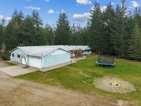 10 E Mooreview Ln E, Shelton, WA 98584