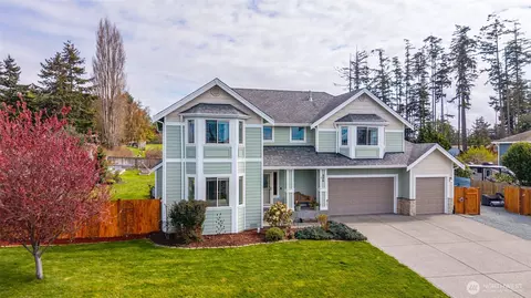 956 Cove View Cir, Oak Harbor, WA 98277