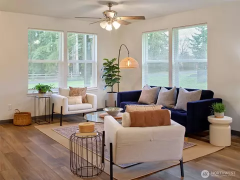 Living - 497 Hart Rd, Winlock, WA 98596 photo 2 of 3