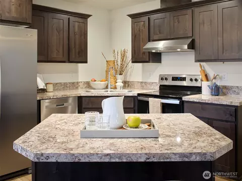 Kitchen - 497 Hart Rd, Winlock, WA 98596 photo 8 of 8