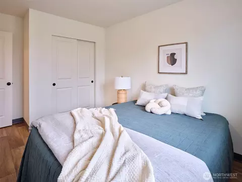 Bedroom - 497 Hart Rd, Winlock, WA 98596 photo 2 of 6