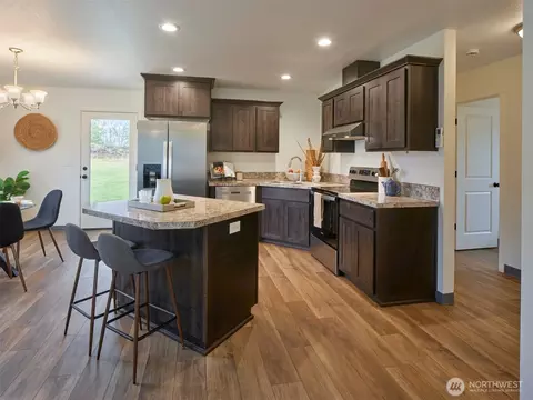 Kitchen - 497 Hart Rd, Winlock, WA 98596 photo 1 of 8