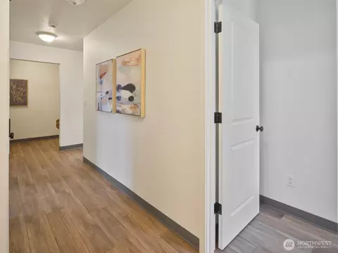 Entry Way - 497 Hart Rd, Winlock, WA 98596 photo 2 of 3