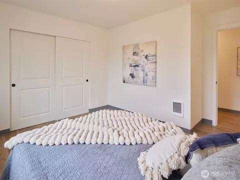 Bedroom - 497 Hart Rd, Winlock, WA 98596 photo 4 of 6