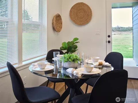 Dining - 497 Hart Rd, Winlock, WA 98596 photo 3 of 3