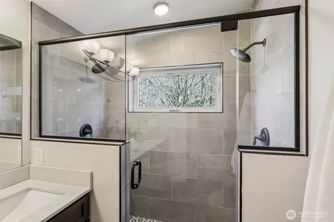 Bath - 1402 194th St SE #9, Bothell, WA 98012 photo 5 of 5