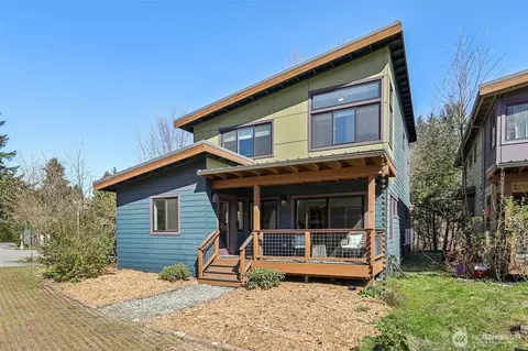 Exterior - 1402 194th St SE #9, Bothell, WA 98012 photo 3 of 10