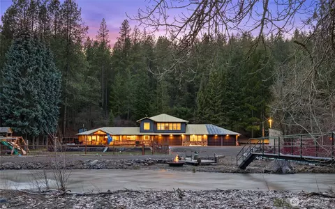 330 Swauk Creek Ln, Cle Elum, WA 98922