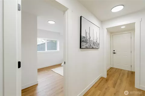 Entry Way - 1315 E Marine View Dr, Everett, WA 98201 photo 5 of 6