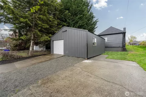 Exterior - 1315 E Marine View Dr, Everett, WA 98201 photo 6 of 6