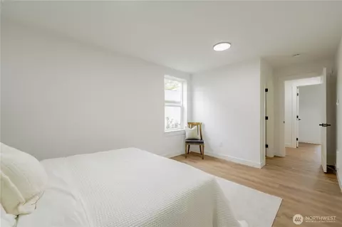 Bedroom - 1315 E Marine View Dr, Everett, WA 98201 photo 5 of 6