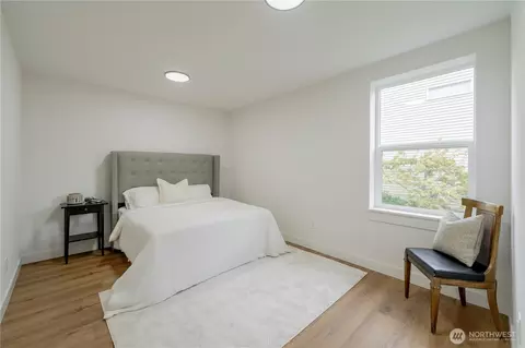 Bedroom - 1315 E Marine View Dr, Everett, WA 98201 photo 4 of 6