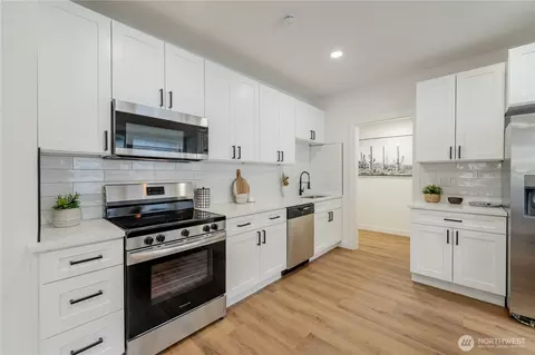 Kitchen - 1315 E Marine View Dr, Everett, WA 98201 photo 2 of 8