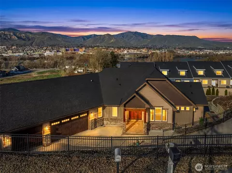 1330 N Arbor Ter, East Wenatchee, WA 98802