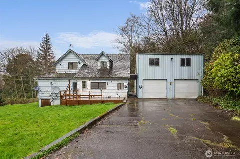 728 Dakota St, Raymond, WA 98577