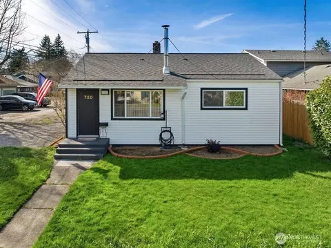 720 9th St SW, Puyallup, WA 98371
