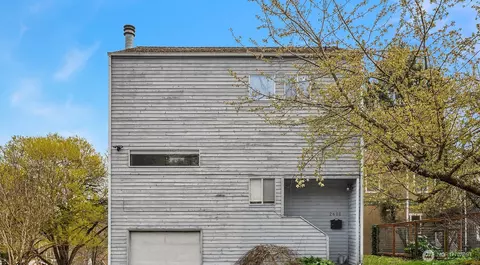 2601 E Aloha St, Seattle, WA 98112