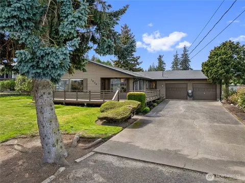 1874 Edgewood Dr, Camano Island, WA 98282