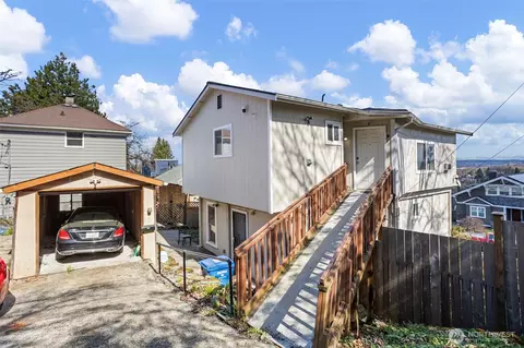 Exterior - 913 24th Ave E, Seattle, WA 98112 photo 5 of 5