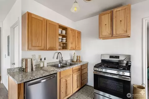Kitchen - 913 24th Ave E, Seattle, WA 98112 photo 1 of 4