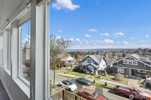 View/Area - 913 24th Ave E, Seattle, WA 98112 photo 1 of 1