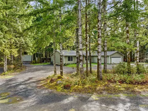 70 E Capital Peak Dr, Shelton, WA 98584