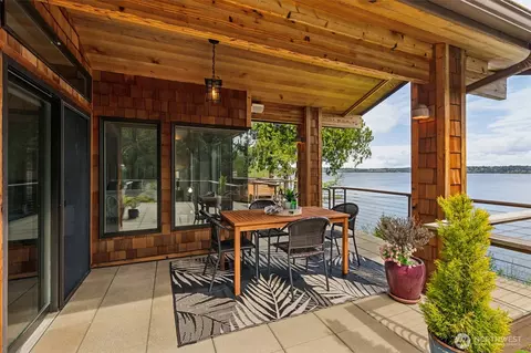 2422 44th Ave NW, Olympia, WA 98502