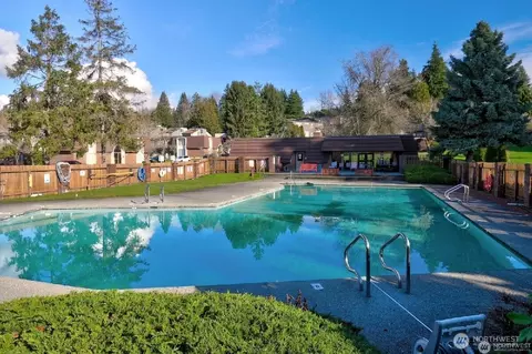 11208 NE 68th St #128, Kirkland, WA 98033