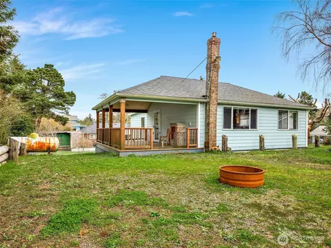 1207 229th Pl, Ocean Park, WA 98640