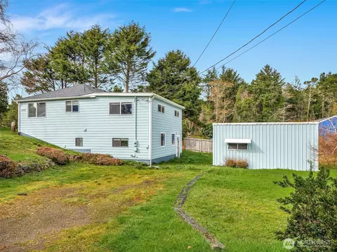 1207 229th Pl, Ocean Park, WA 98640
