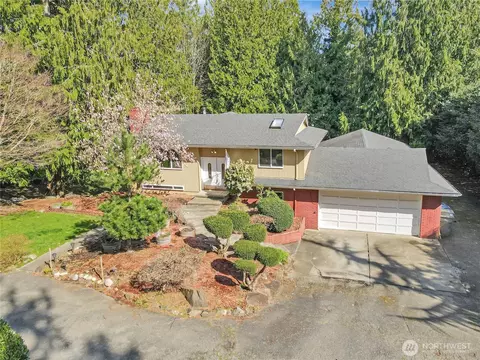 12001 Robinhood Ln, Snohomish, WA 98290
