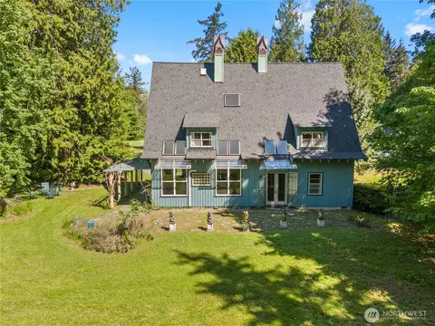 5513 Homestead Ln, Anacortes, WA 98221