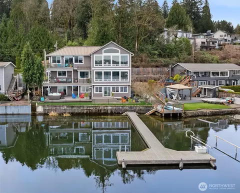 3828 W Lake Sammamish Pkwy SE, Bellevue, WA 98008