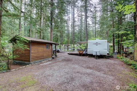 71 Wilderness Way, Deming, WA 98244
