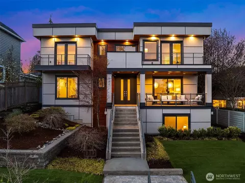 222 8th Ave, Kirkland, WA 98033