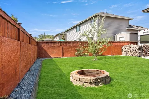 Exterior - 1515 Daffodil Ave NE, Orting, WA 98360 photo 7 of 8