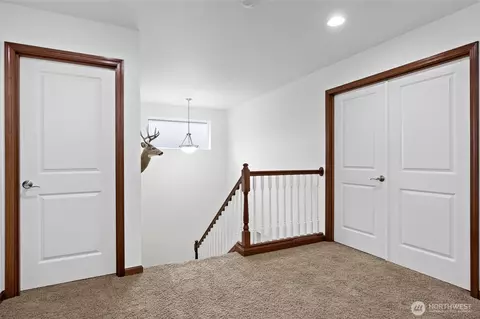 Entry Way - 1515 Daffodil Ave NE, Orting, WA 98360 photo 2 of 3