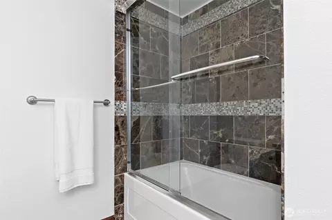 Bath - 1515 Daffodil Ave NE, Orting, WA 98360 photo 5 of 5