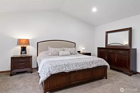 Bedroom - 1515 Daffodil Ave NE, Orting, WA 98360 photo 1 of 4