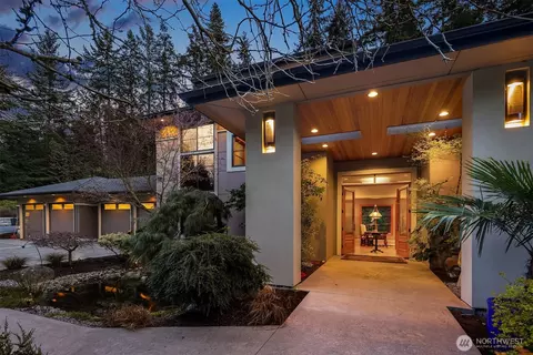 11303 S Dogwood Ln, Woodway, WA 98020