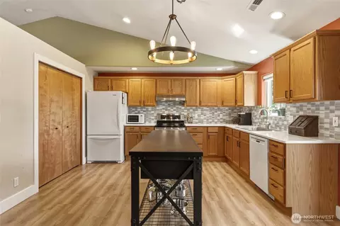 Kitchen - 58 Talon Loop, Walla Walla, WA 99362 photo 2 of 4