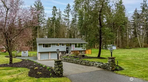 664 Limestone Ln, Oak Harbor, WA 98277