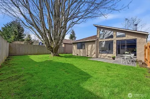 Exterior - 124 93rd St SE, Everett, WA 98208 photo 2 of 3