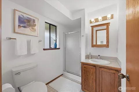 Bath - 124 93rd St SE, Everett, WA 98208 photo 1 of 2