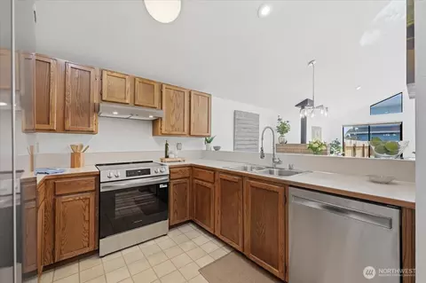 Kitchen - 124 93rd St SE, Everett, WA 98208 photo 1 of 3