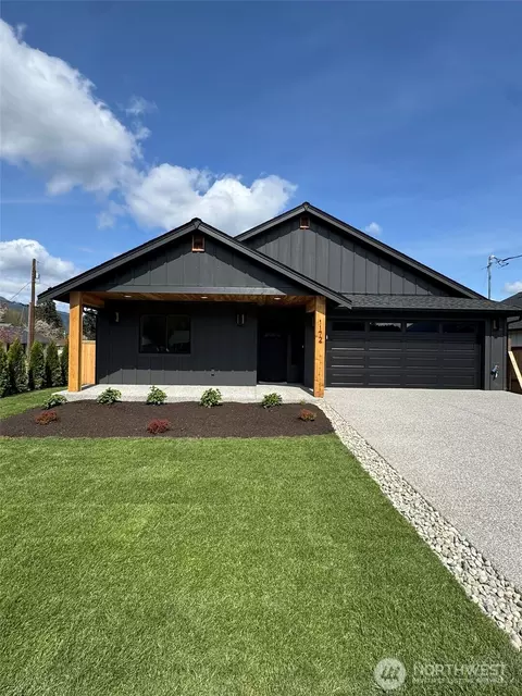 1172 Darrington St, Darrington, WA 98241