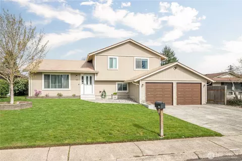 122 Alturas Dr, Kelso, WA 98626