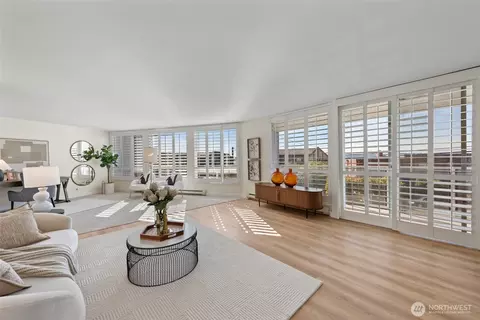 500 W Olympic Pl #203, Seattle, WA 98119