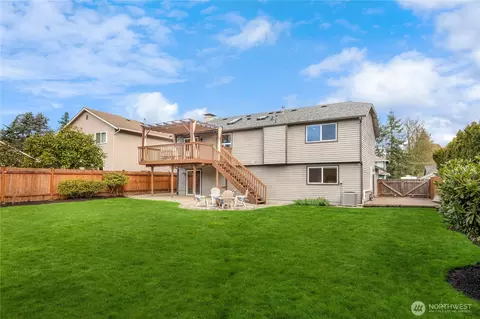 Exterior - 814 213th St SE, Bothell, WA 98021 photo 3 of 6