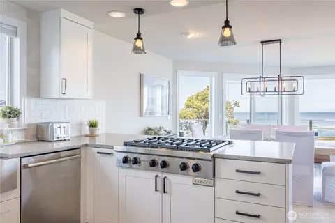 Kitchen - 391 3 Crabs Rd, Sequim, WA 98382 photo 4 of 5